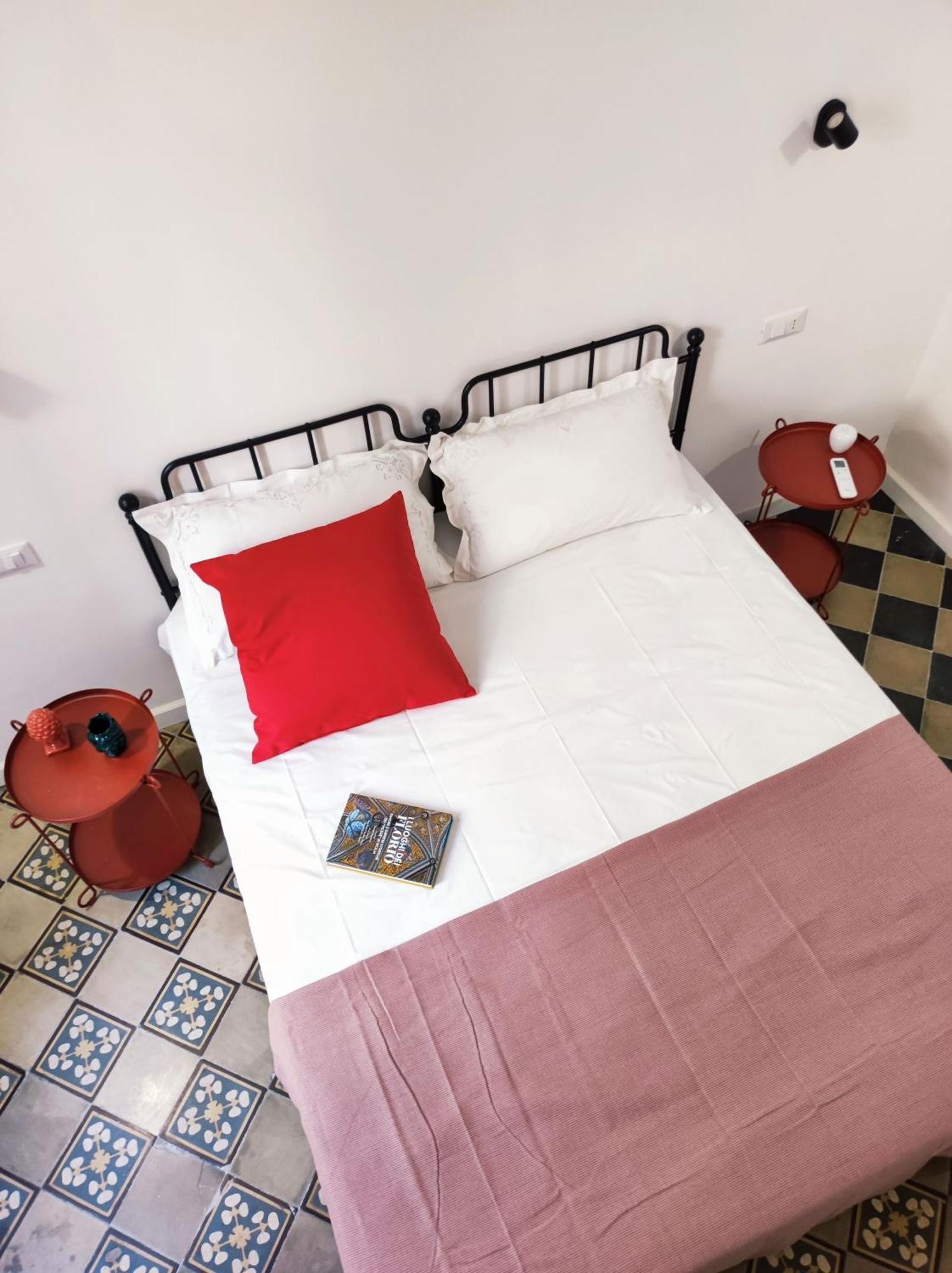 Donna Oliva Guest House Palermo Exteriör bild