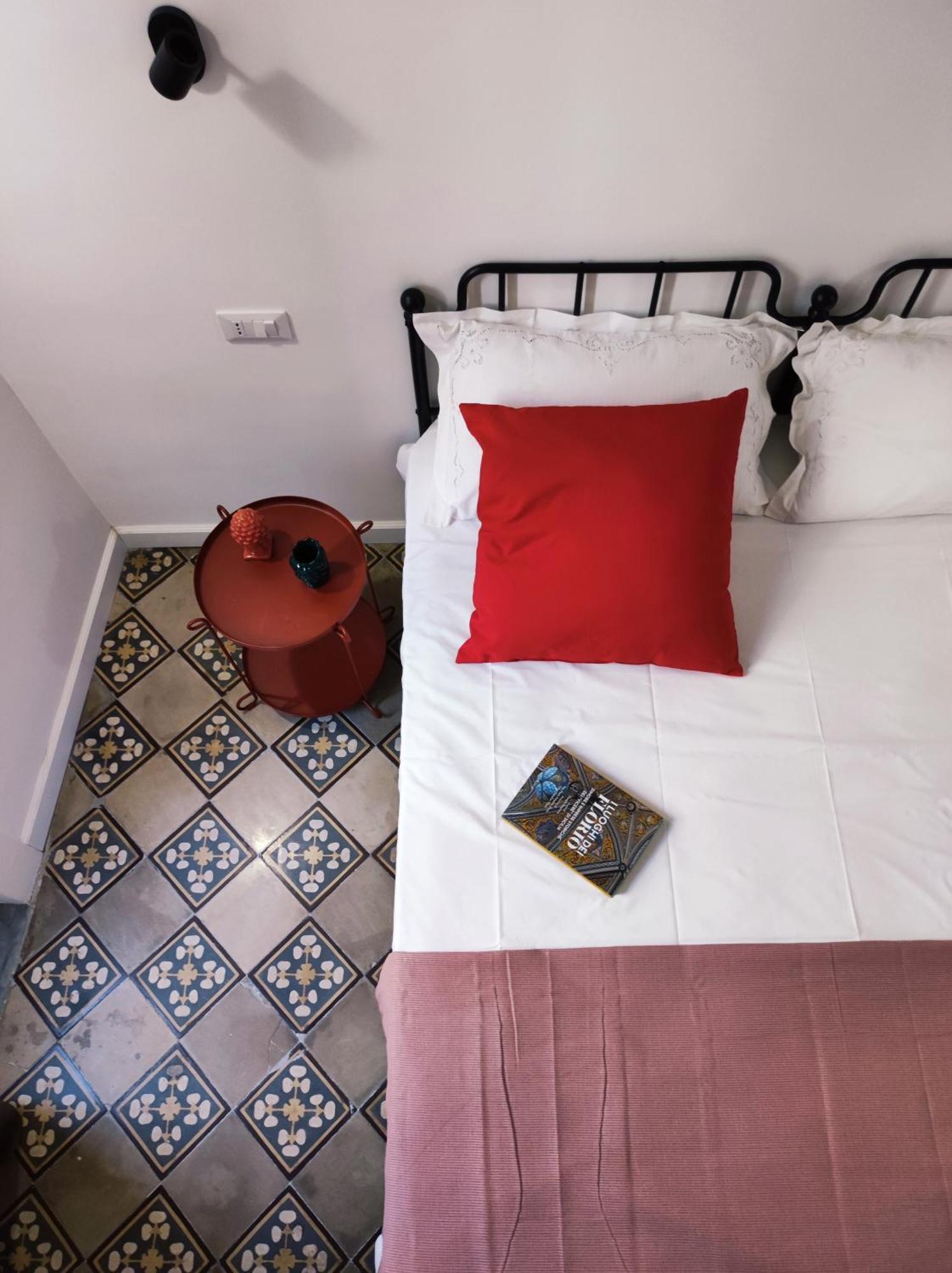 Donna Oliva Guest House Palermo Exteriör bild